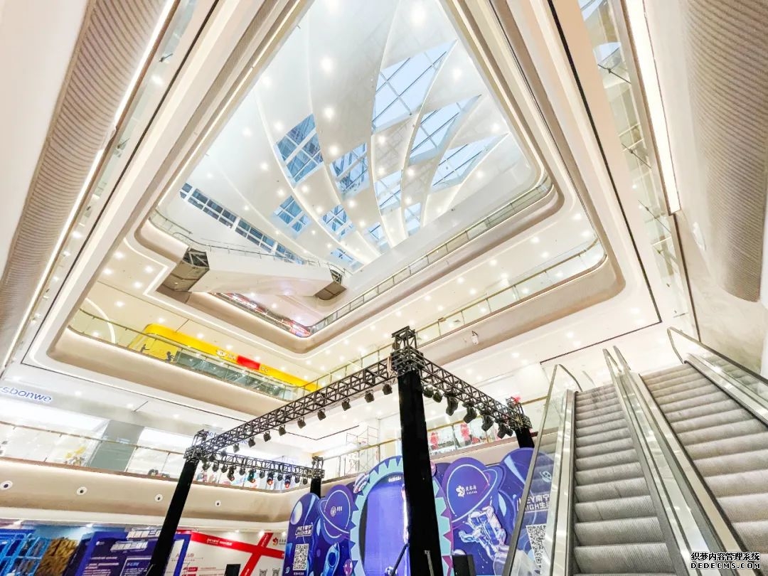 五象新区加快建设消费活力中心