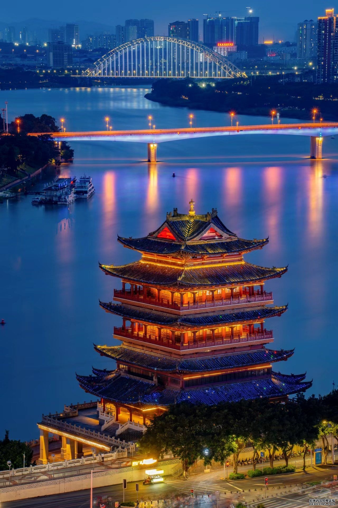 官网最新®龙湖峯萃售楼处龙湖峯萃官方发布传世之作